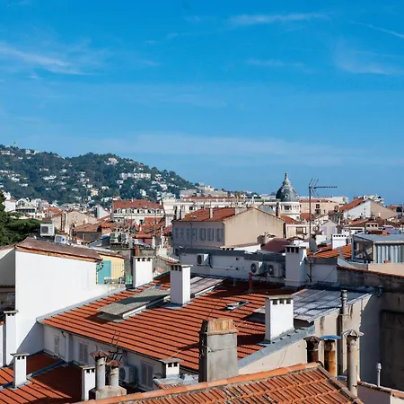 L'alizee Avec Jolie Terrasse Vue Sur La Ville, Dans Le Centre De